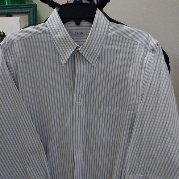 IZOD - Beautiful classic looks - Large 16 32/33 - Picture 1 of 4
